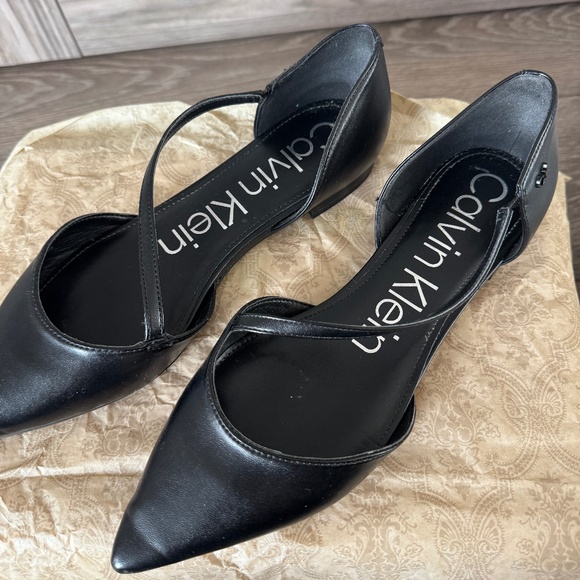 Brand New Calvin Klein Black Flats - Picture 1 of 6